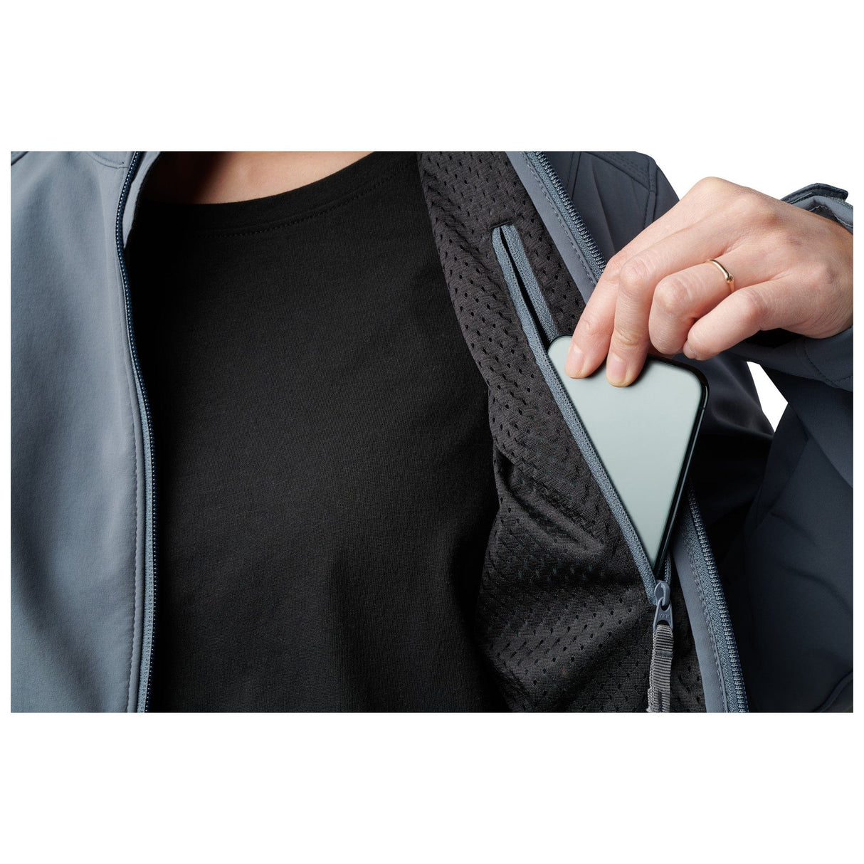 LEONE SOFTSHELL JACKET